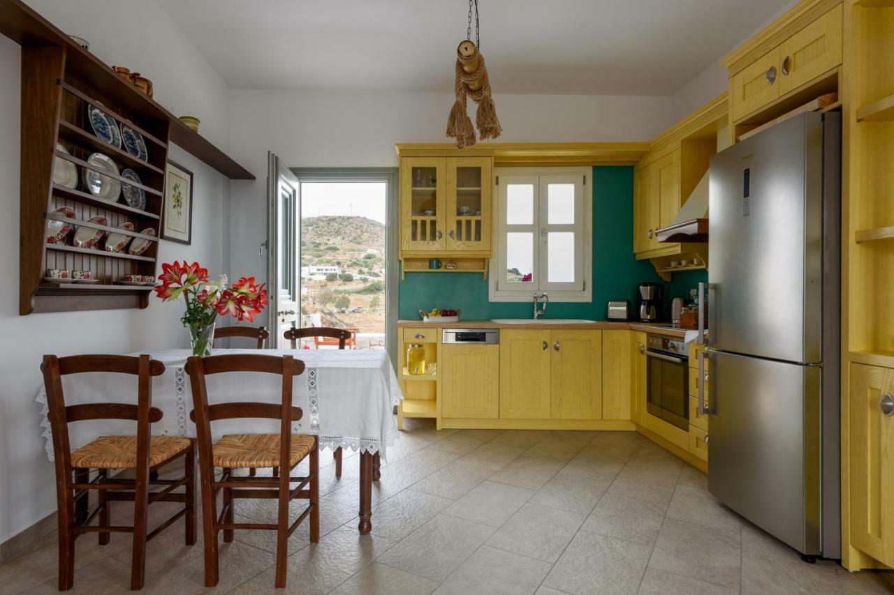 Kimolos Houses *